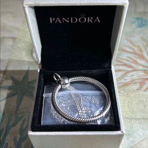 New Pandora Silver Medium O Pendant Charm Holder